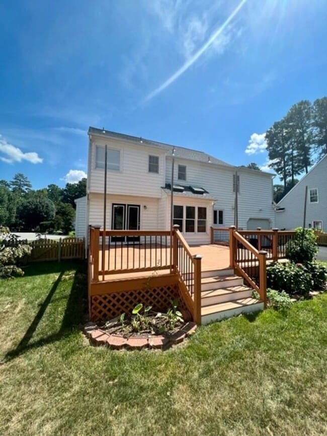 Building Photo - 5736 Lake W Terrace