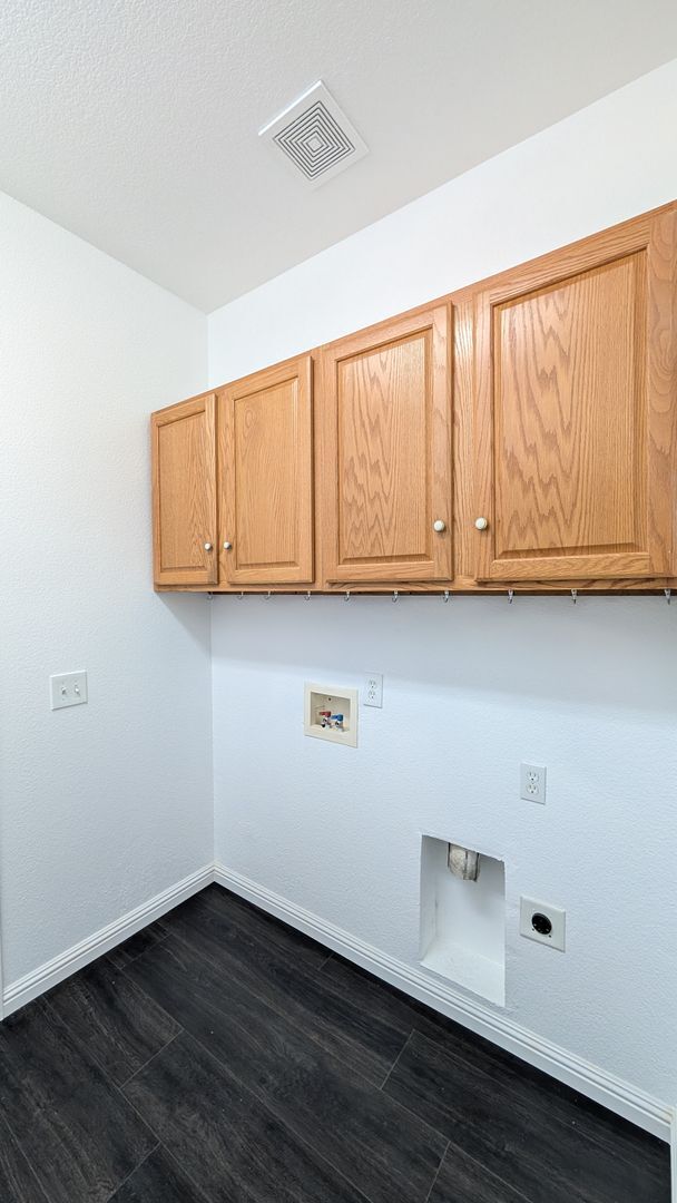 Building Photo - Very cute Single Story Single Family in Elk Grove