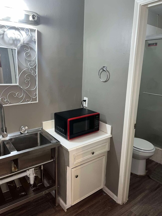 Building Photo - 10915 Gatlinburg Dr