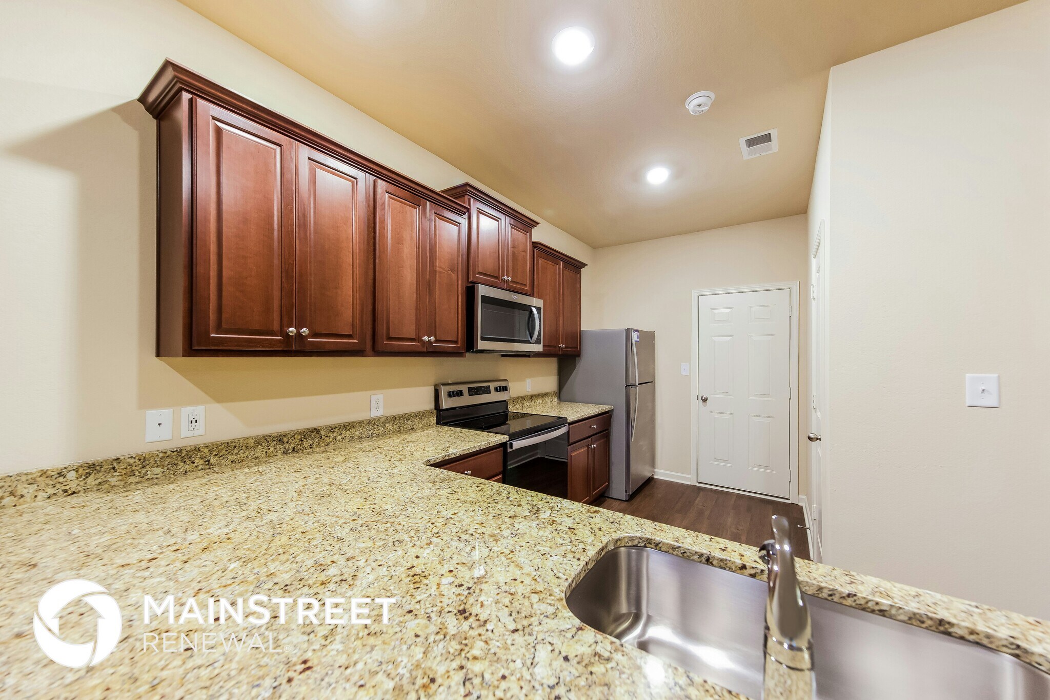 Building Photo - 660 Clover Cir