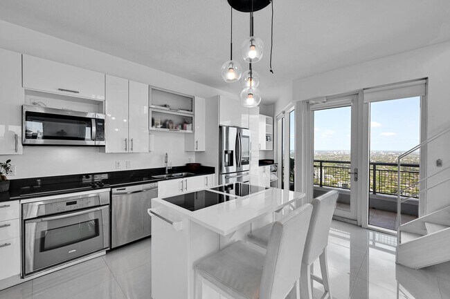 Building Photo - 60 SW 13th St