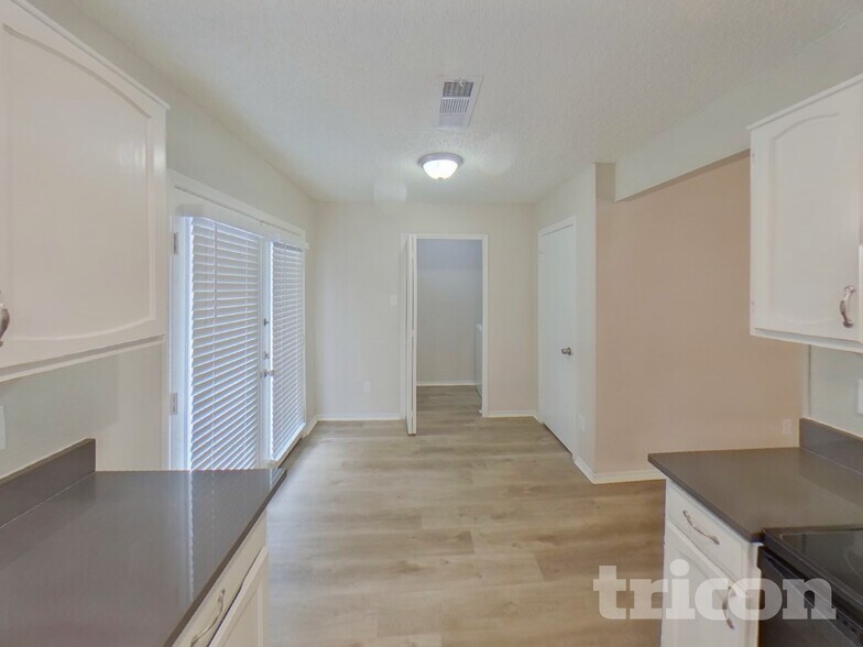 Building Photo - 133 Brockway Dr