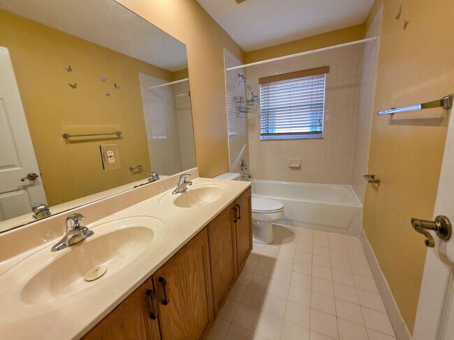 Building Photo - 4434 Lake Lucerne Cir