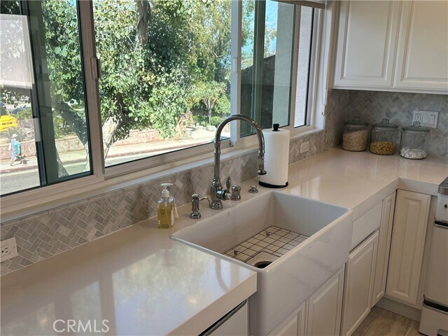 Building Photo - 577 Ramona Ave