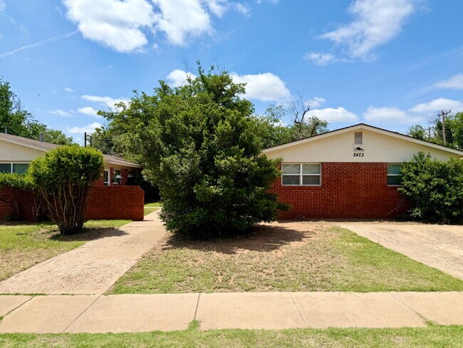Primary Photo - Cute 2/1 Duplex in Great Location!