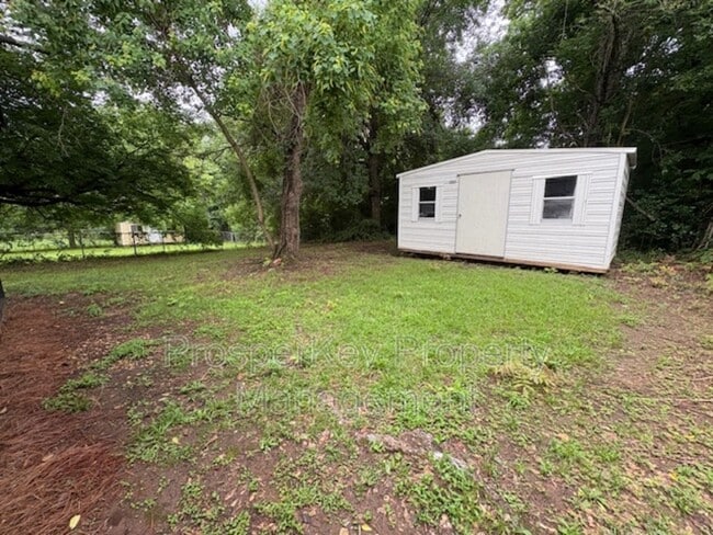 Building Photo - 2024 Yancey Ave