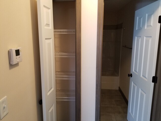 Building Photo - 434 Eagles Way