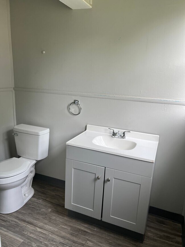 Building Photo - 3 Bedroom NW Canton House for Rent