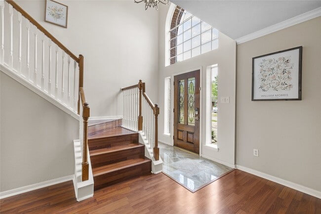 Building Photo - 2018 Waverly Glend Dr