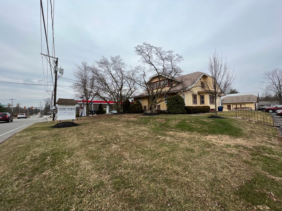 Building Photo - 1411 Welsh Rd