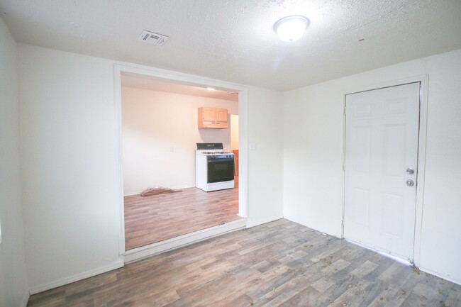 Building Photo - Section 8 Welcome! Amazing Remodeled 4 Bed...