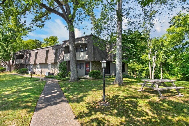 Building Photo - 2929 Selena Dr
