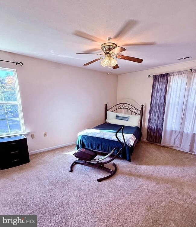 Building Photo - 45521 Westmeath way #E12