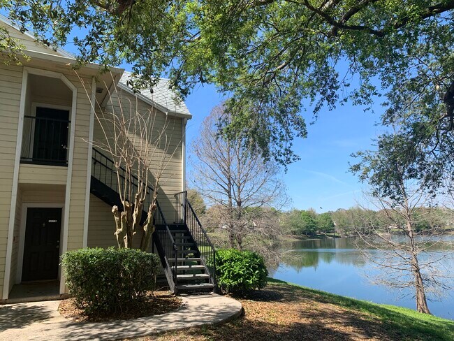 Building Photo - 1037 S Hiawassee Rd