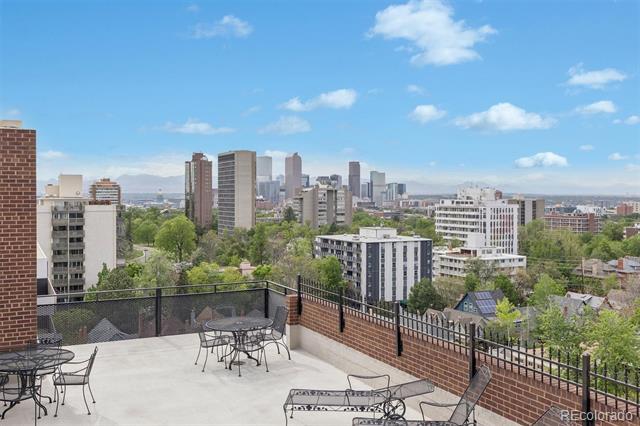 Building Photo - 1200 Vine St