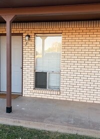 Building Photo - Unit 5