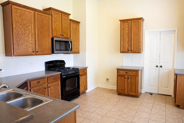 Building Photo - 3101 Spanish Oak Trail