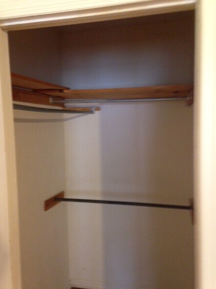 Walk-in Closet in Masterbdrm - 17 Blake Ave
