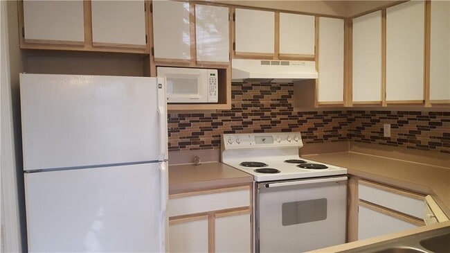 Building Photo - 6000 Shepherd Mountain Cove