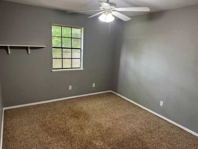 Building Photo - 4931 Gen Rusk Dr