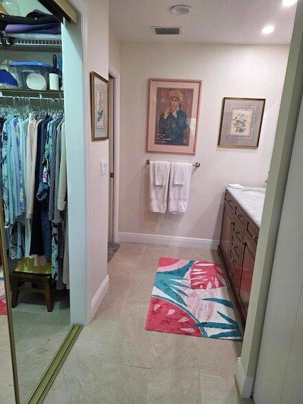 Building Photo - 11000 Ladera Ln