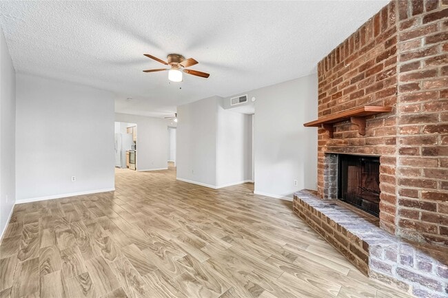 Building Photo - 2800 Jeanetta St