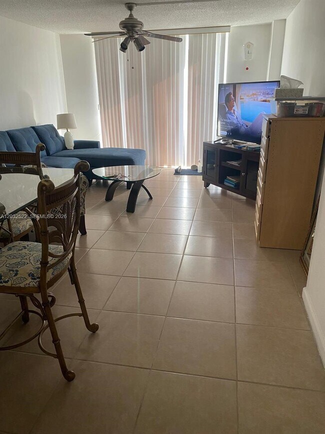 Building Photo - 13155 Ixora Ct