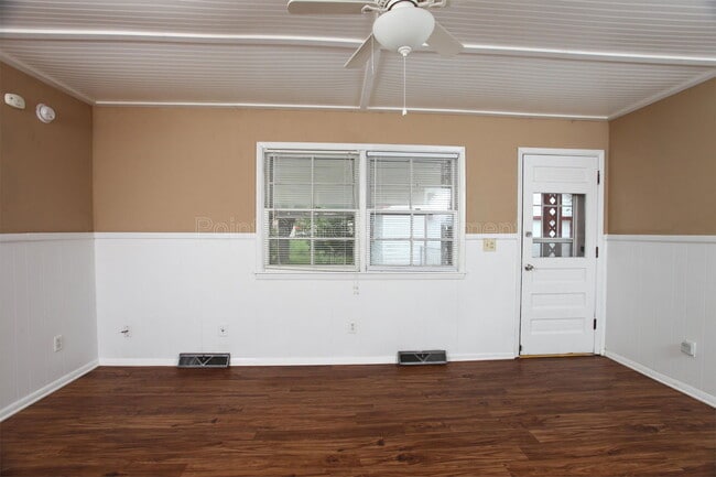 Building Photo - 1615 W Crawford St