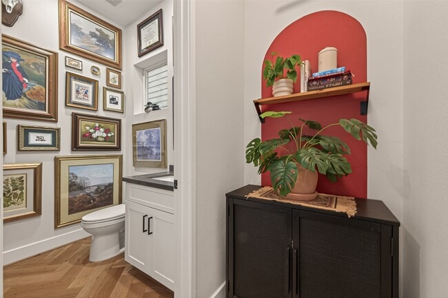 Building Photo - 1113 W 15th 1/2 St