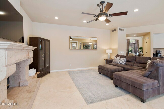 Building Photo - 6419 E Betty Elyse Ln