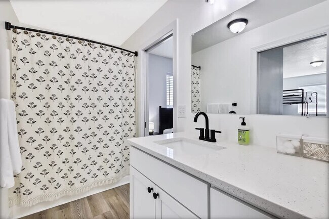 Building Photo - 4611 S Merrivale Pl
