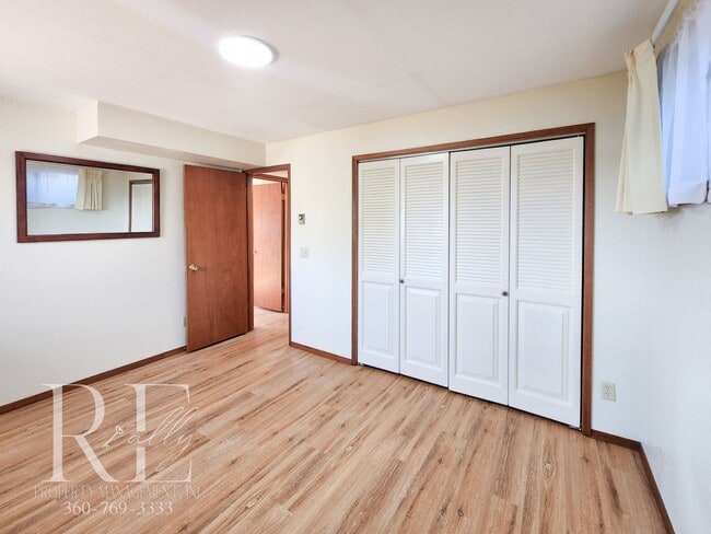 Building Photo - Waterfront Views & Peaceful Living – 2BR w...
