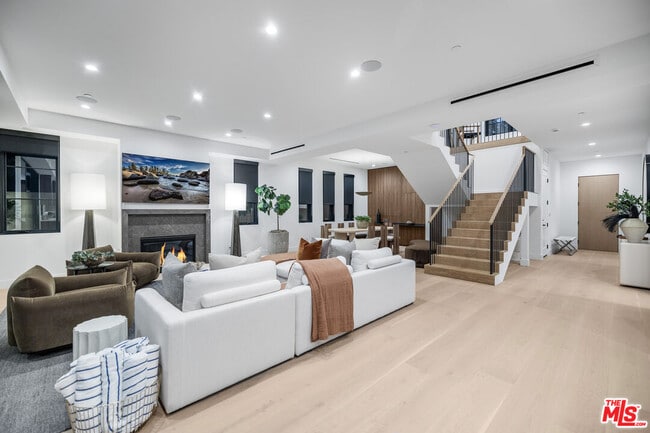 Building Photo - 4256 Camellia Ave