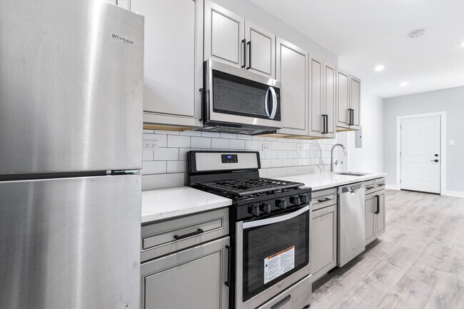Building Photo - 6954 N Wolcott Ave