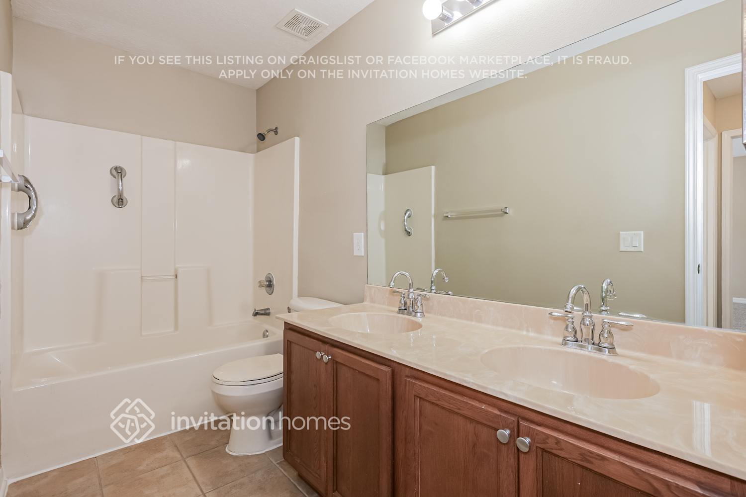 Building Photo - 11135 Golden Silence Dr