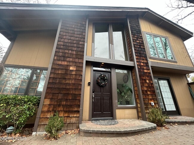 Building Photo - 655 E Riverview Cir