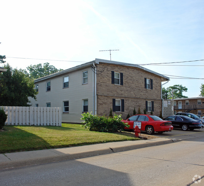 Building Photo - Huntington Village Apartments