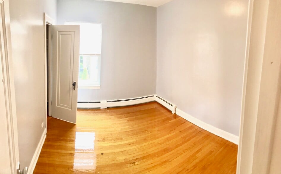 Building Photo - 3938 S Talman Ave