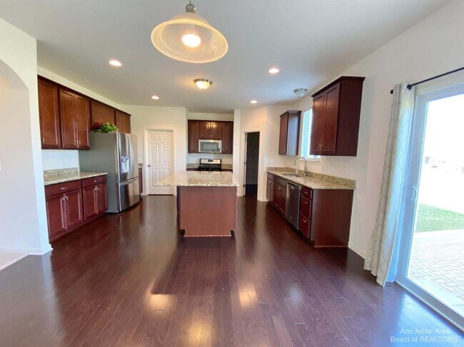 Building Photo - 4430 Montith Dr