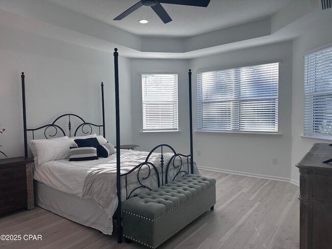 Building Photo - 9259 Paradise Dr