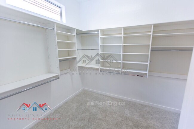 Building Photo - 9562 E Cavalry Dr