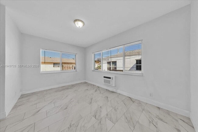 Building Photo - 1839 Funston St