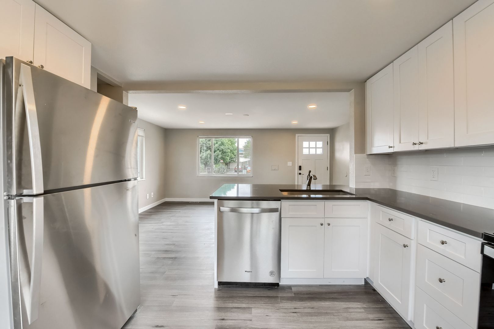 Building Photo - 6045 W Byers Pl