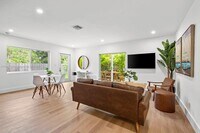 Building Photo - 817 Tequesta St