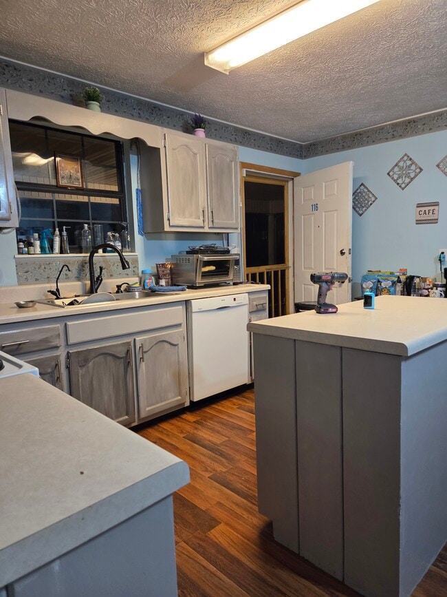 Building Photo - 116 Hidden Valley Dr