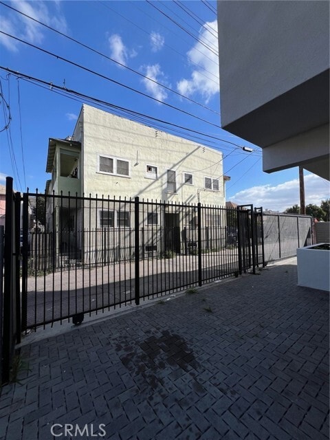 Building Photo - 1218 Arapahoe St