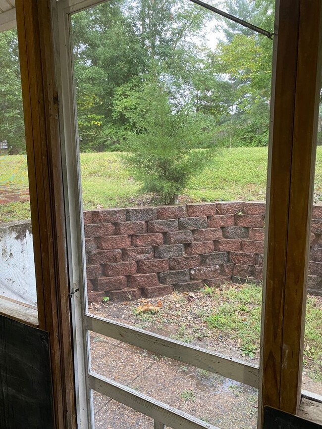 Building Photo - Beautiful & Spacious House in Green Meadow...