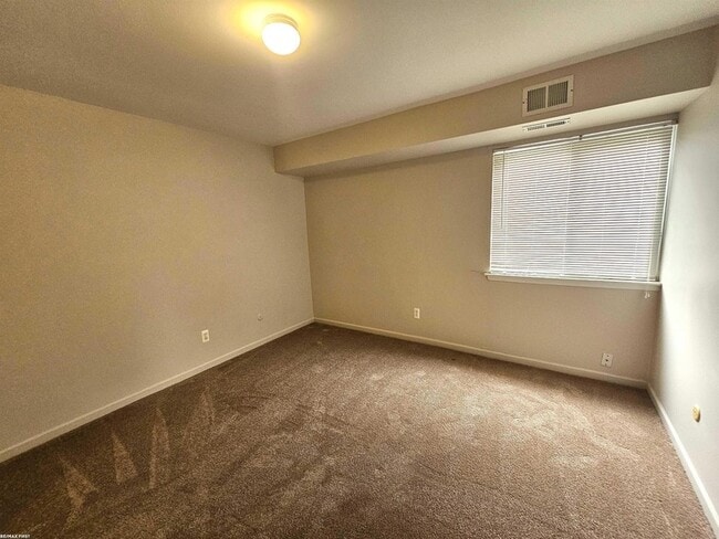 Building Photo - 38255 Fairway Ct