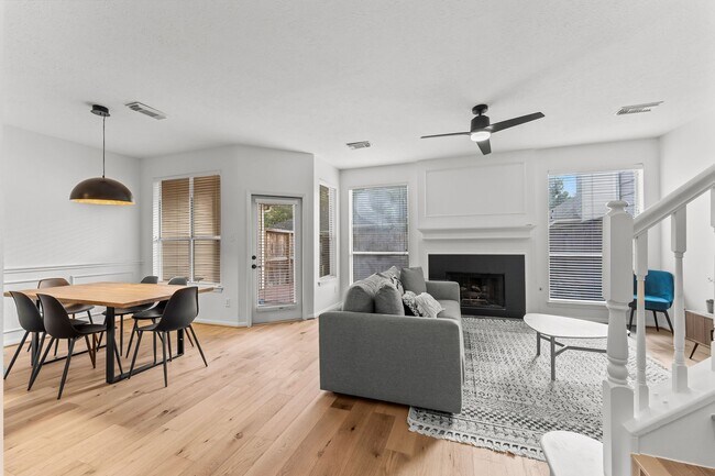 Building Photo - 7 S Avonlea Cir