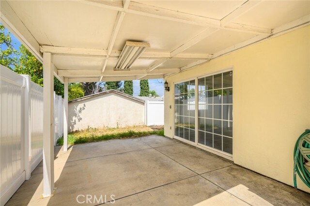 Building Photo - 10227 Helendale Ave